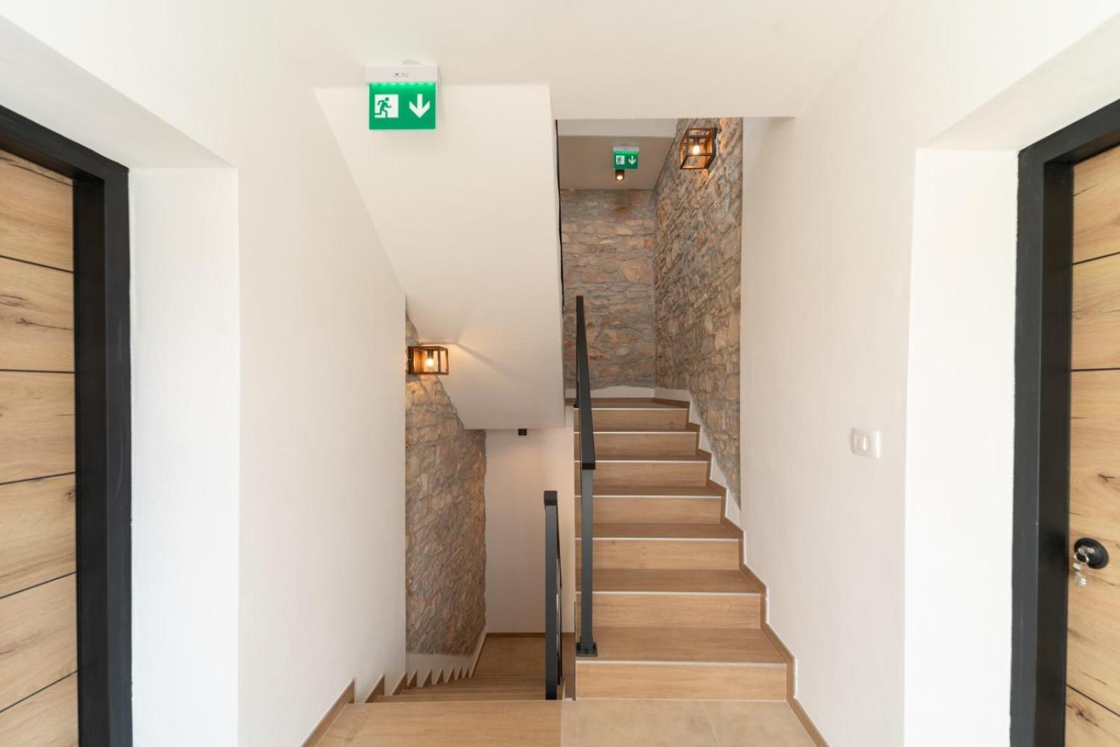 Emilia Apartment *